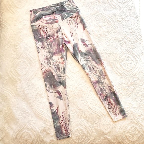 Fabletics Pants - Fabletics High Waist Powerhold 7/8 Legging -Size M